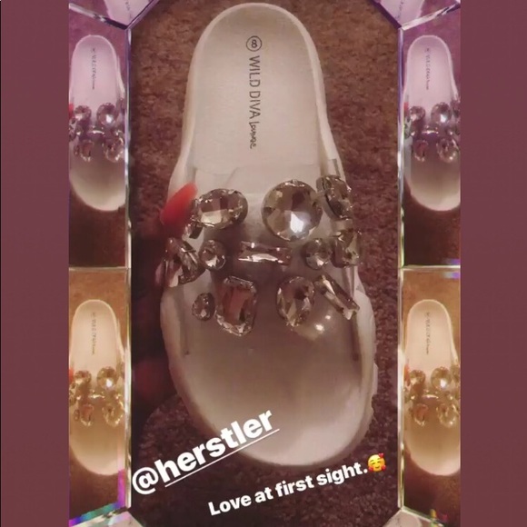 Clear Rhinestone Slides - Picture 3 of 3